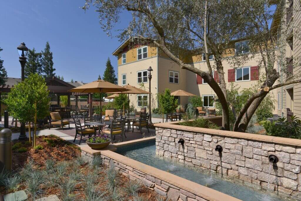 Heritage-Oaks_00-2-2000x1335